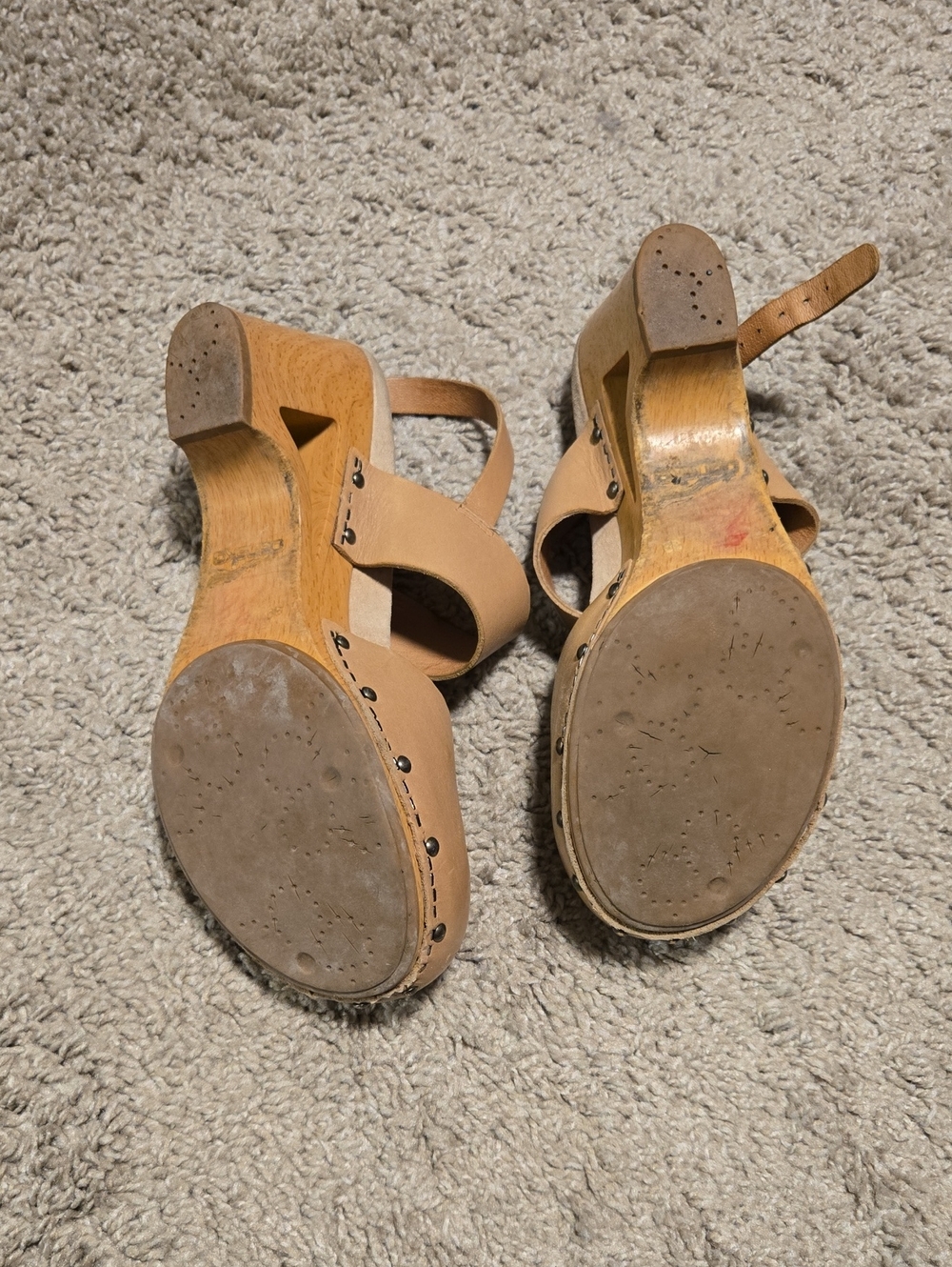 Women’s Tan Leather Clog Sandals with Ankle Strap Dansko - Picture 3 of 4